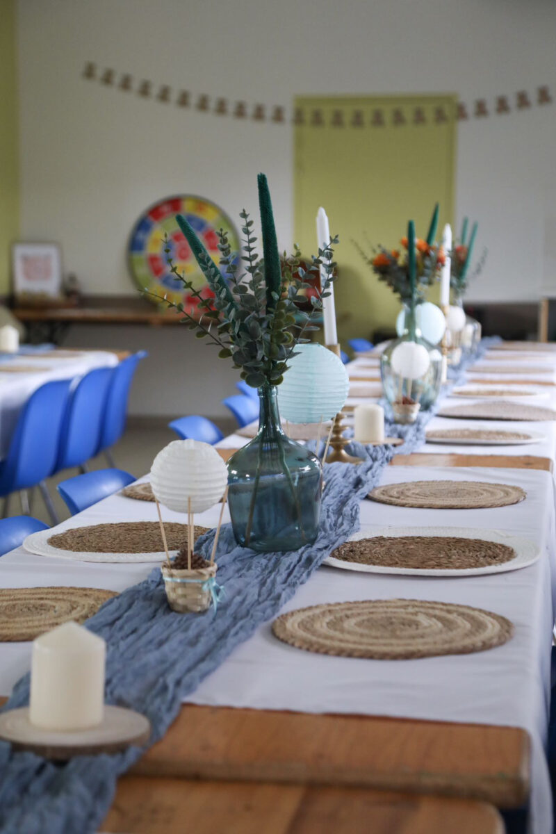 chemin de table bleu