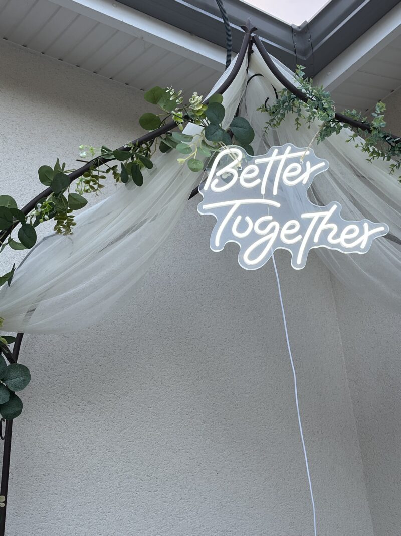 Néon Better Together